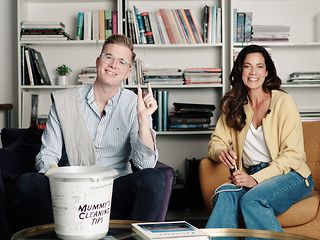 Moderatorin Vanessa de Lacaze und Reporter Tobias Budde